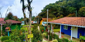 Отель Hospedaje Santaelena -chalets de montaña-  Санта Елена